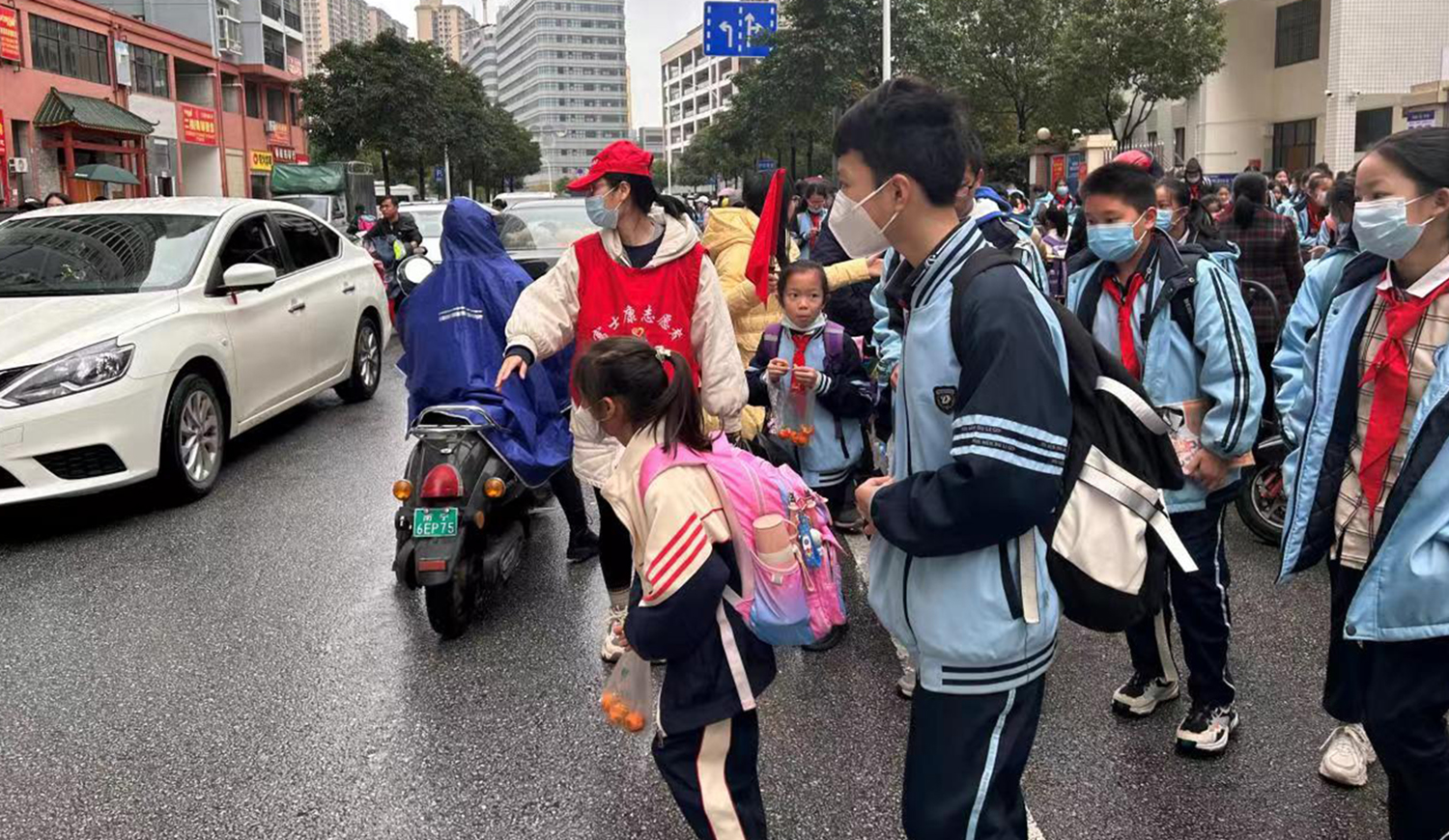 【南宁】护学童平安