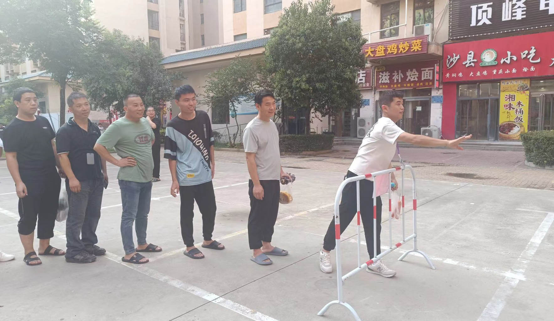 【郑州】写祝福，画表情，玩欢乐打靶