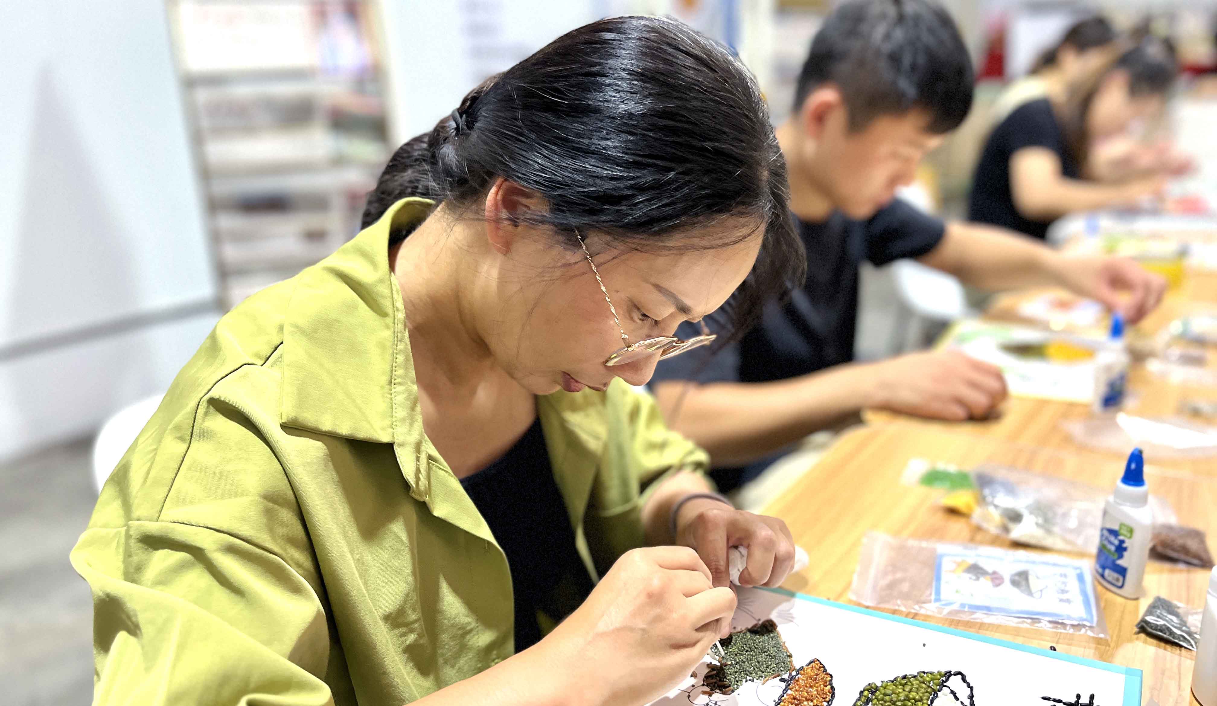 【郑州】手工达人做彩画
