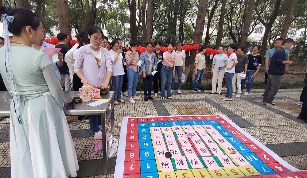 【昆山】餐厅上演“飞花令”