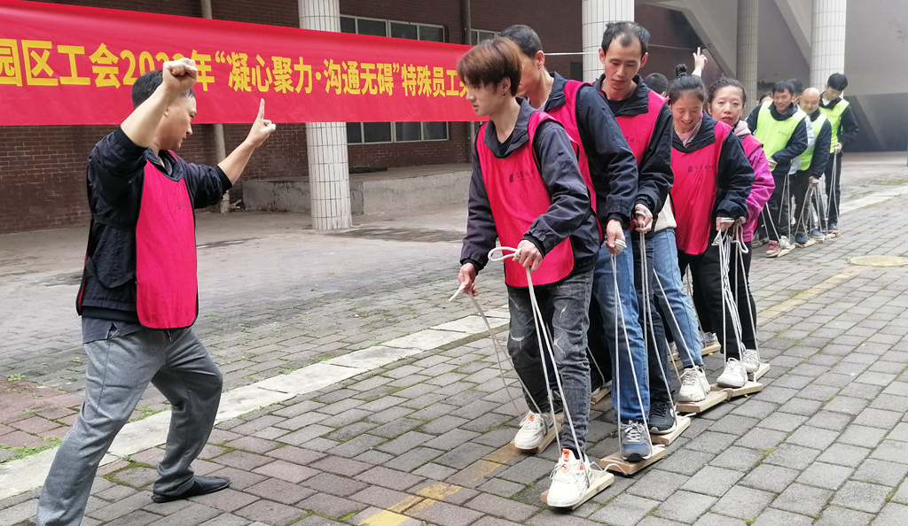 【重庆】过节啦，“娘家人”送礼