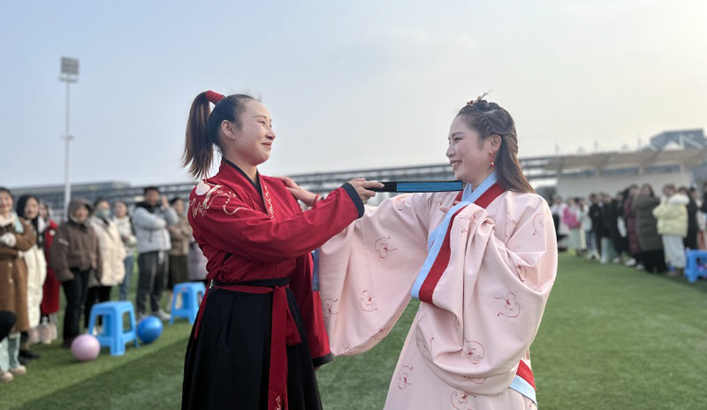 【郑州】制二女工比才艺