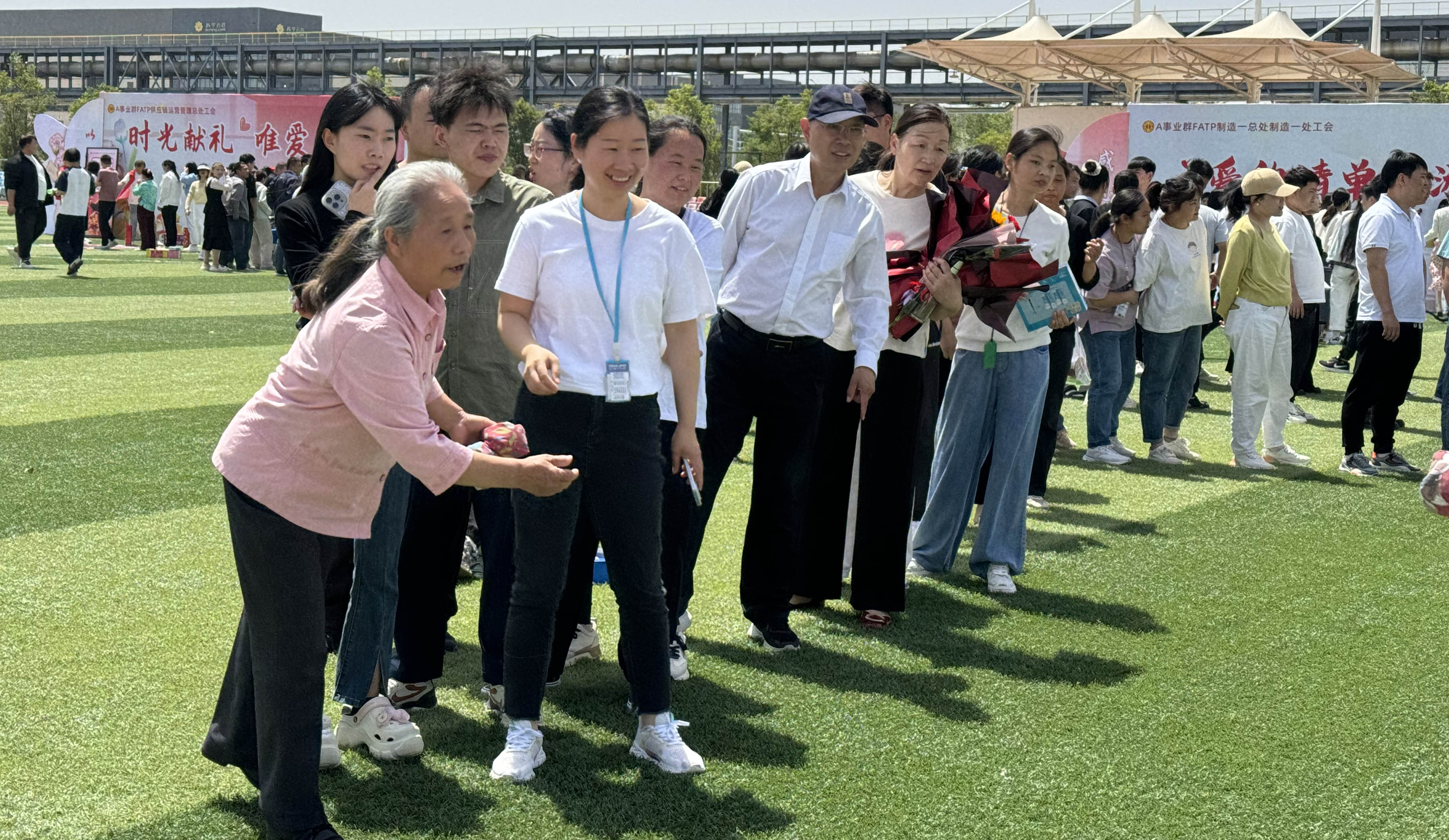 【郑州】母亲入园玩游戏