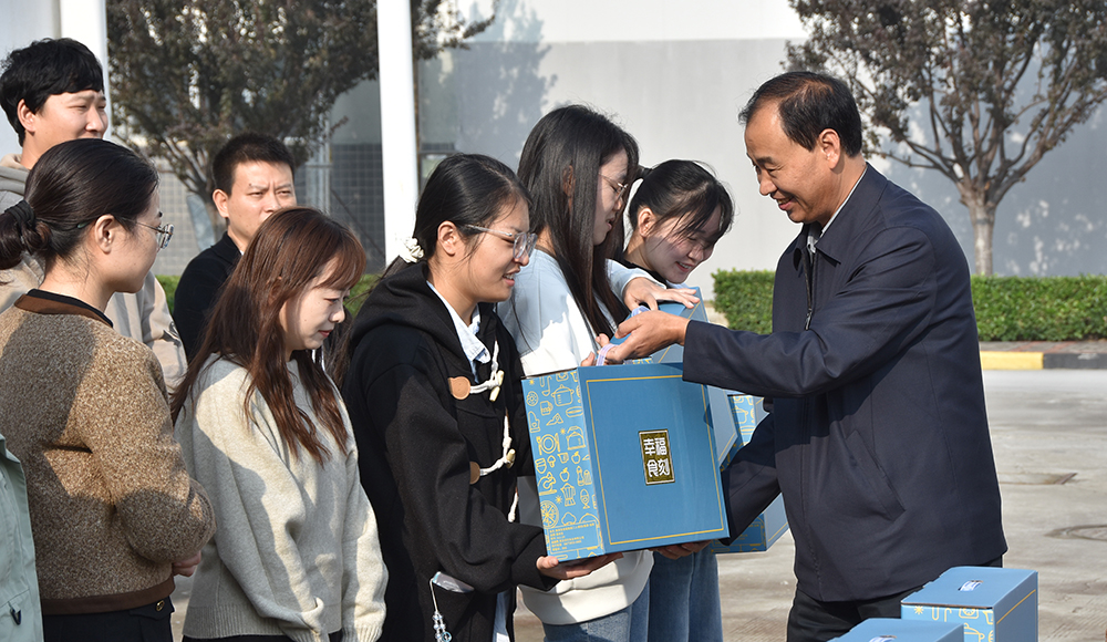 工会大礼包，2万多名富士康人已领取