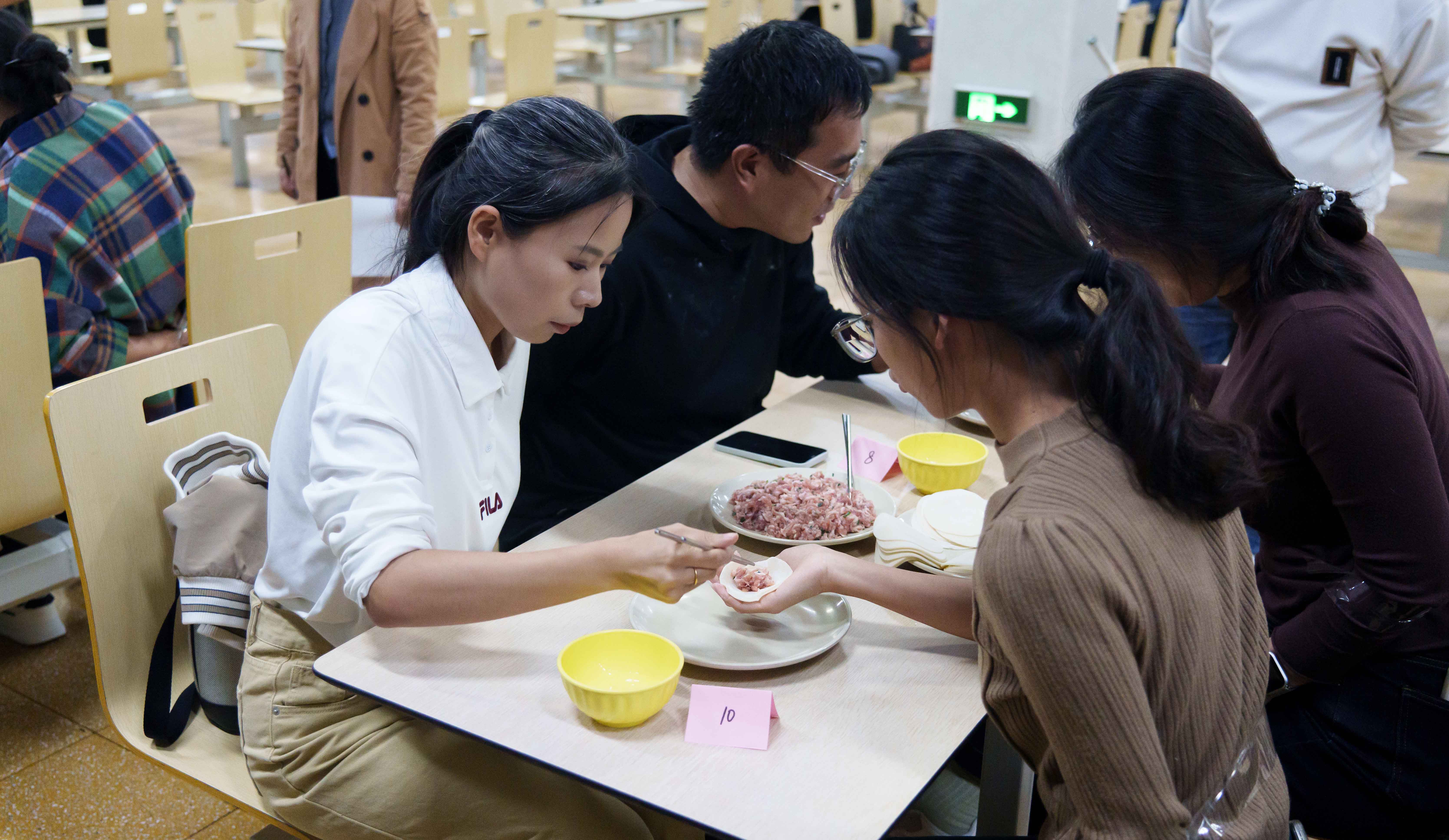 【嘉善】立冬时节，员工吃饺子