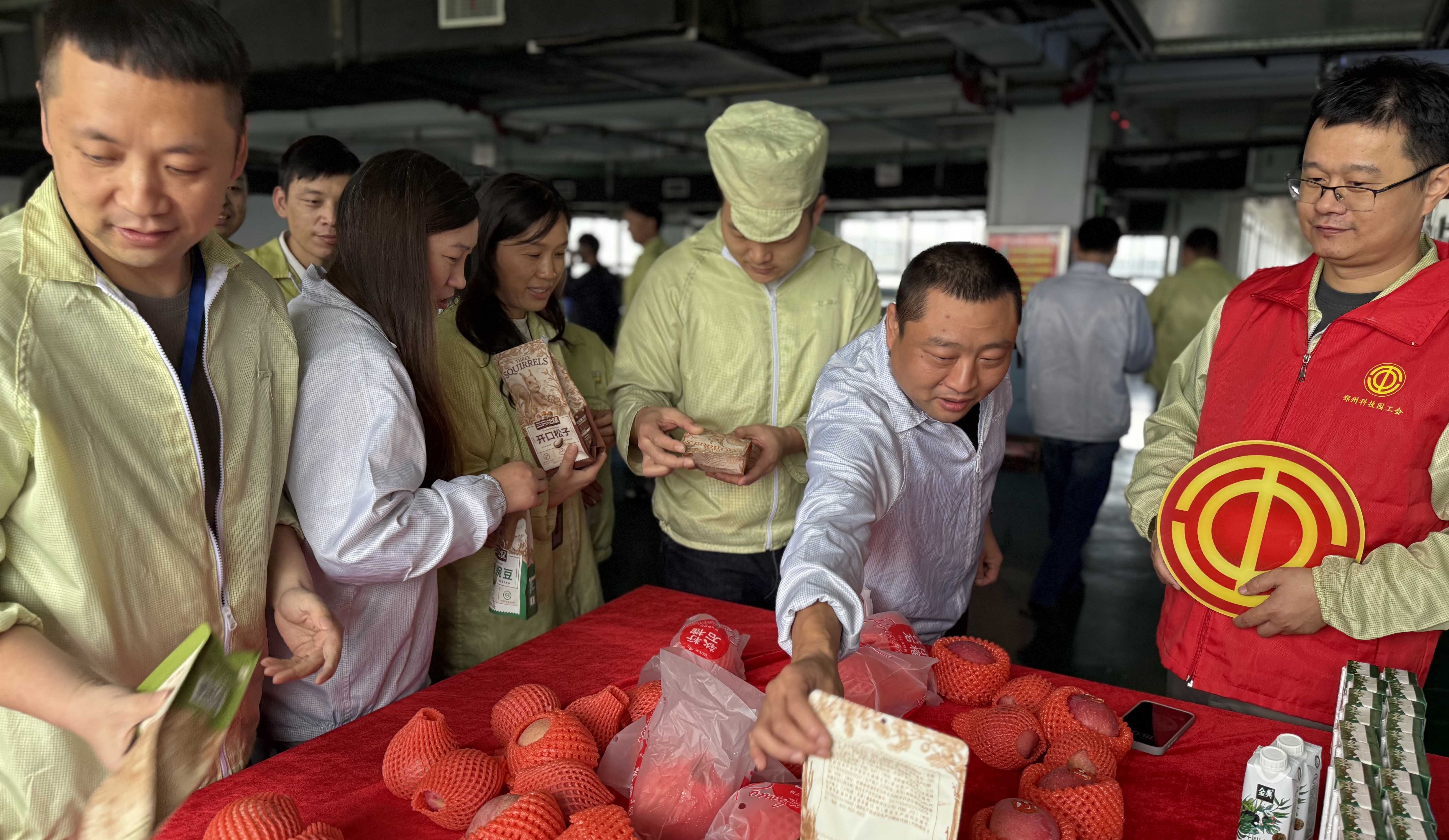 【郑州】车间门口补给能量